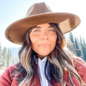 Meet your Posher, Jen